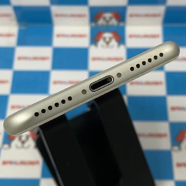 iPhone7 docomo版SIMフリー 256GB MNCR2J/A A1779 シルバー