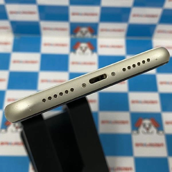 iPhone11 au版SIMフリー 64GB MWLU2J/A A2221 ホワイト