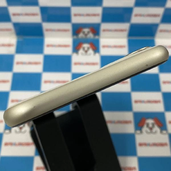 iPhone11 au版SIMフリー 64GB MWLU2J/A A2221 ホワイト