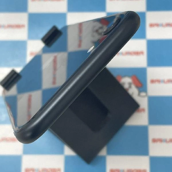 iPhoneSE 第3世代 au版SIMフリー 64GB MMYC3J/A A2782 新品同様