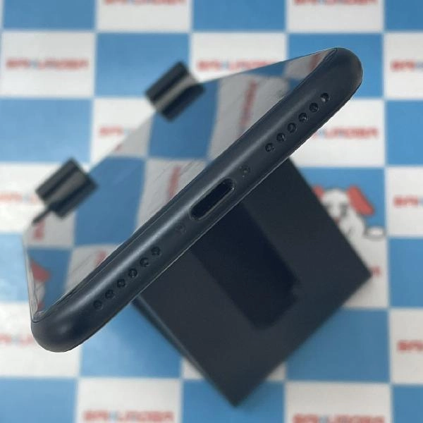 iPhoneSE 第3世代 au版SIMフリー 64GB MMYC3J/A A2782 新品同様