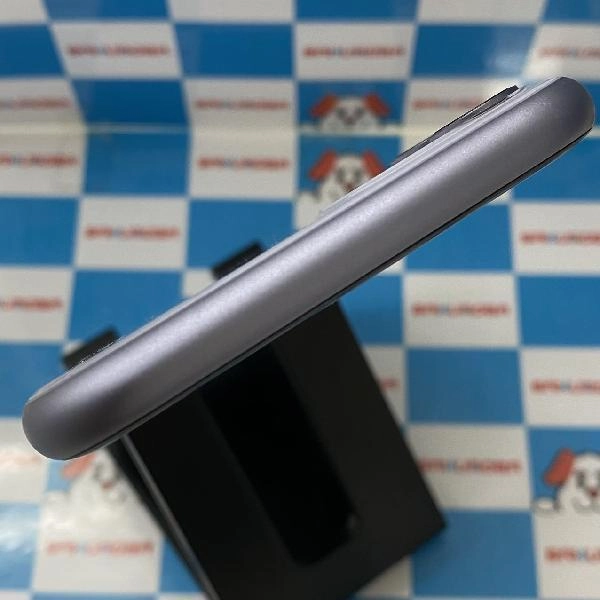 iPhone11 au版SIMフリー 64GB MWLX2J/A A2221 ホワイト