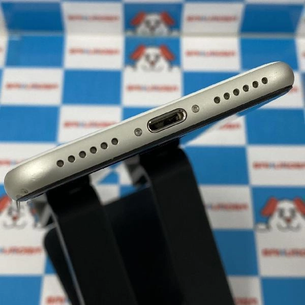 iPhoneSE 第2世代 au版SIMフリー 256GB MXVU2J/A A2296 ホワイト