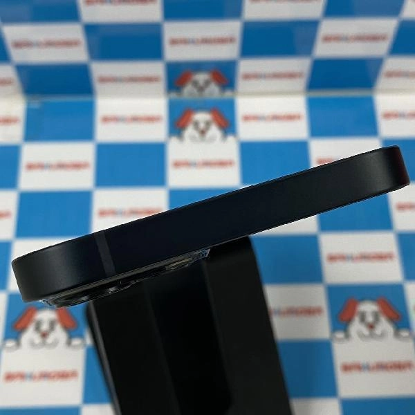 iPhone13 docomo版SIMフリー 128GB MLNC3J/A A2631 新品同様品