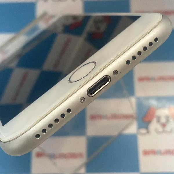 iPhone8 docomo版SIMフリー 64GB NQ792J/A A1906 シルバー