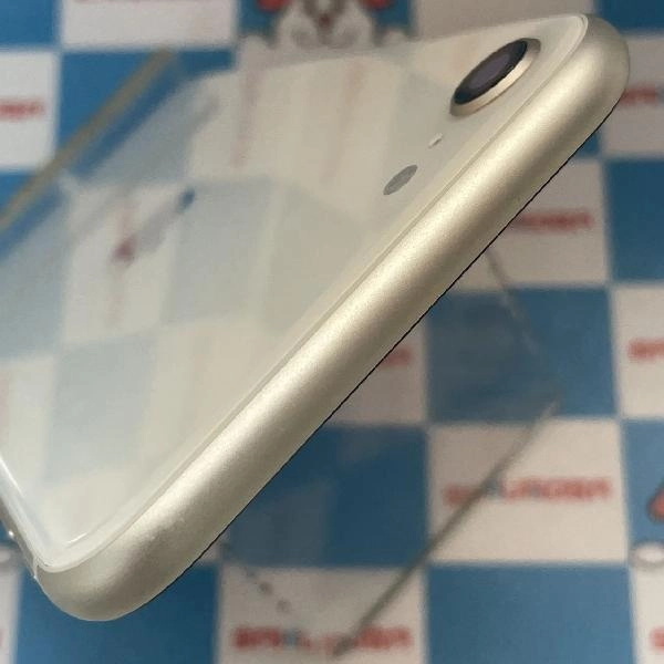 iPhoneSE 第3世代 au版SIMフリー 64GB MMYD3J/A A2782