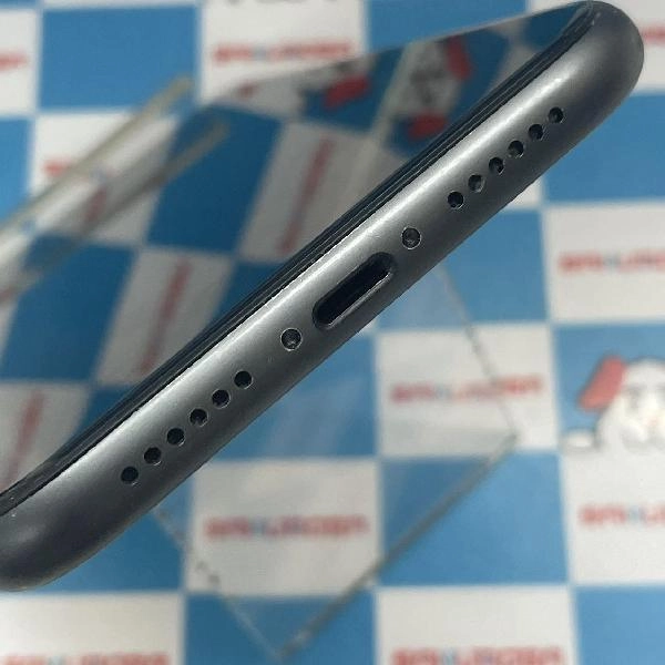 iPhone11 au版SIMフリー 64GB MWLT2J/A A2221 ジャンク品 ブラック