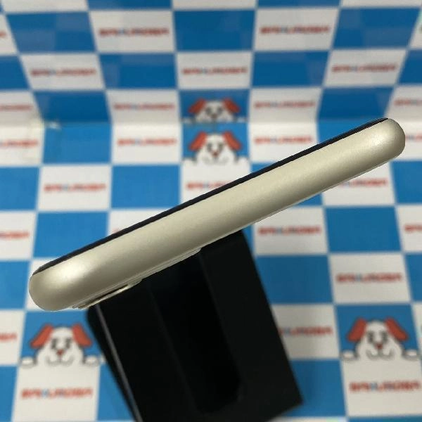 iPhone11 au版SIMフリー 64GB MWLU2J/A A2221 ホワイト