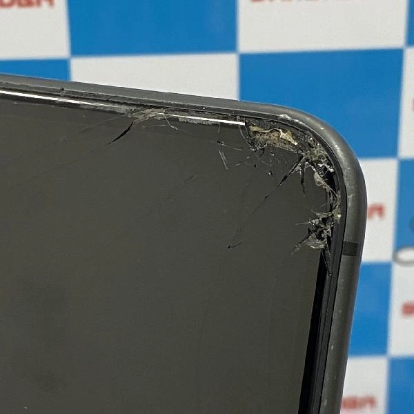 iPhone11 au版SIMフリー 128GB MWM02J/A A2221 訳アリ品 ブラック