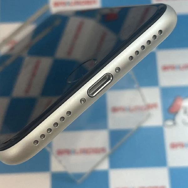 iPhoneSE 第2世代 au版SIMフリー 64GB MHGQ3J/A A2296 新品同様 ホワイト