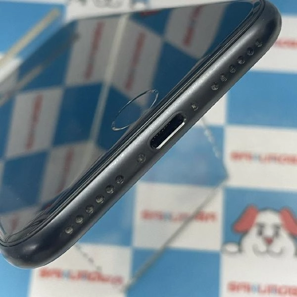 iPhoneSE 第2世代 au版SIMフリー 64GB MHGP3J/A A2296 ブラック