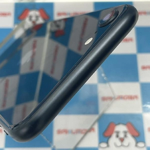 iPhoneSE 第3世代 au版SIMフリー 64GB MMYC3J/A A2782 新品同様品