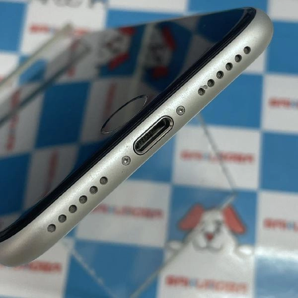 iPhoneSE 第2世代 au版SIMフリー 128GB MXD12J/A A2296 ホワイト