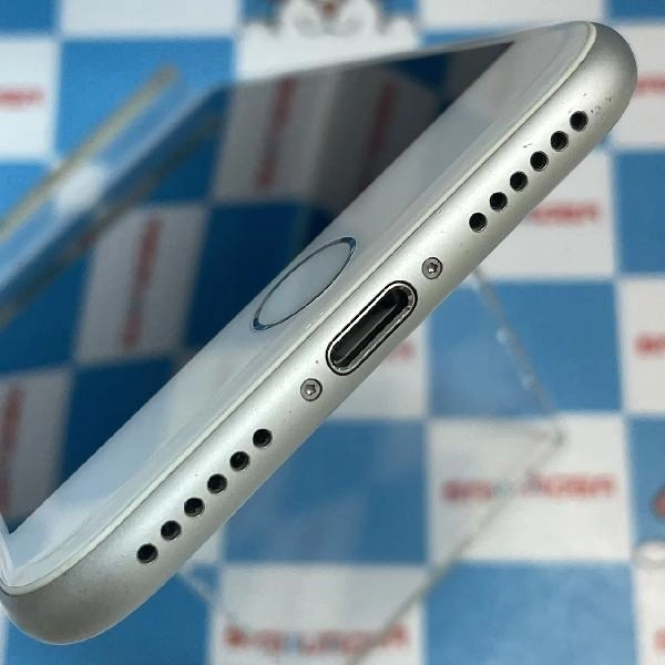 iPhone7 docomo版SIMフリー 32GB MNCF2J/A A1779 シルバー