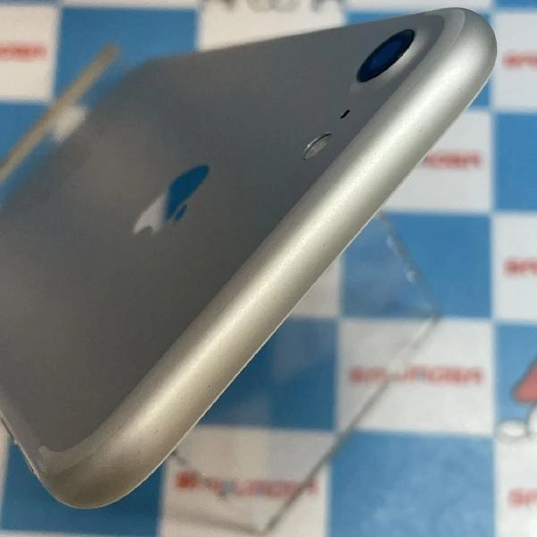 iPhone7 docomo版SIMフリー 32GB MNCF2J/A A1779 シルバー
