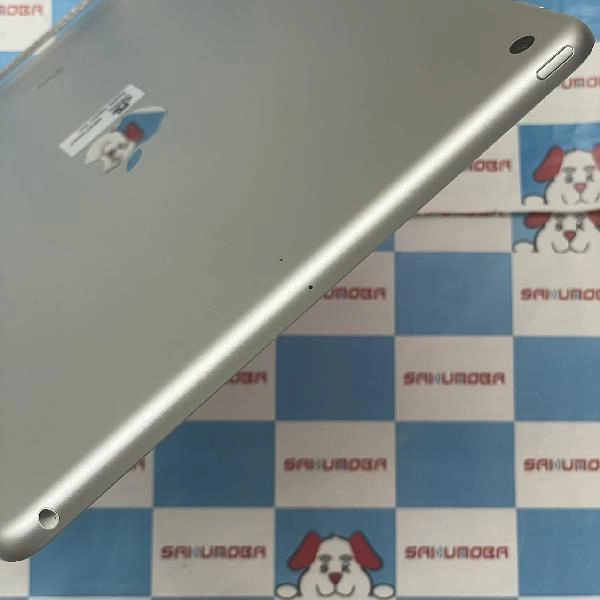 iPad 第7世代 Wi-Fiモデル 32GB MW752J/A A2197