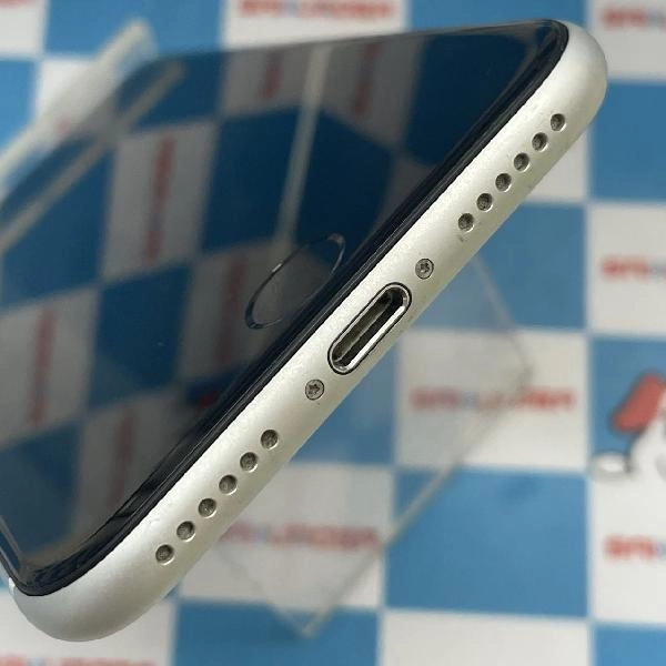iPhoneSE 第2世代 Apple版SIMフリー 64GB MX9T2J/A A2296 極美品 ホワイト