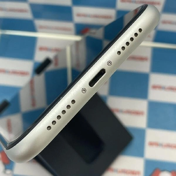 iPhoneXR au版SIMフリー 64GB MT032J/A A2106