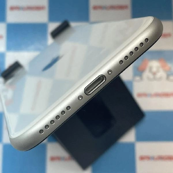 iPhoneSE 第2世代 au版SIMフリー 64GB MHGQ3J/A A2296 新品同様 ホワイト