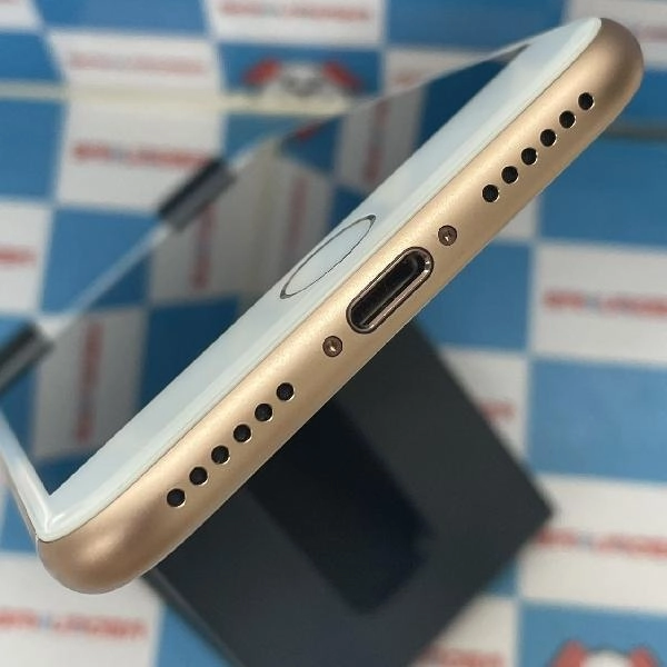 iPhone8 docomo版SIMフリー 64GB MQ7A2J/A A1906 極美品 ゴールド