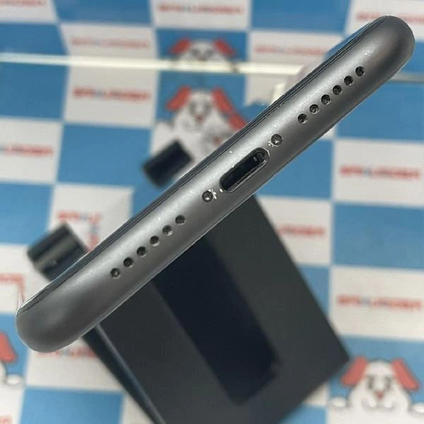 iPhone11 au版SIMフリー 64GB MWLT2J/A A2221 ブラック