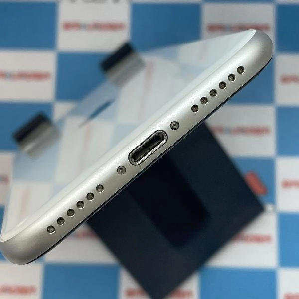 iPhoneSE 第2世代 docomo版SIMフリー 64GB MHGQ3J/A A2296 ジャンク品 ホワイト