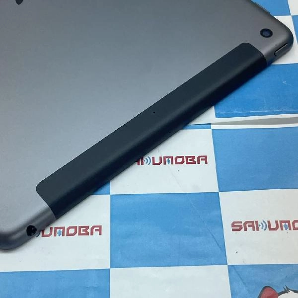 iPad 第9世代 SoftBank版SIMフリー 64GB MK473J/A A2604 極美品