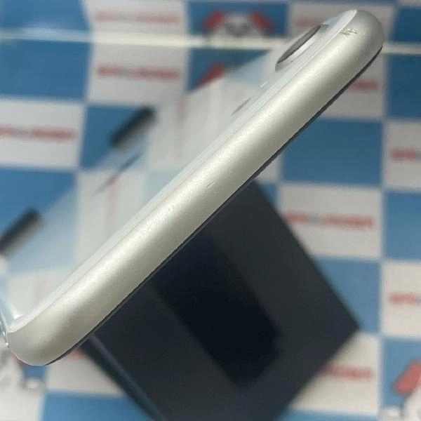 iPhoneSE 第2世代 SoftBank版SIMフリー 64GB MHGQ3J/A A2296 ホワイト