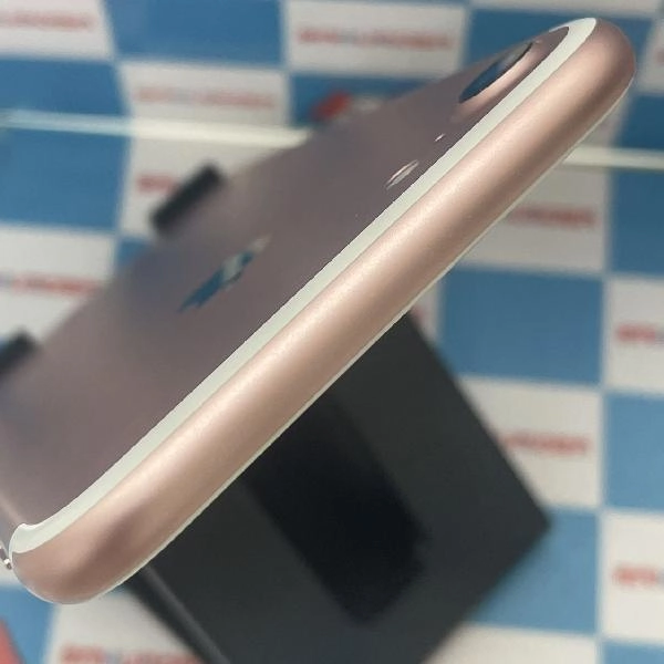 iPhone7 docomo版SIMフリー 32GB NNCJ2J/A A1779 美品 ローズゴールド