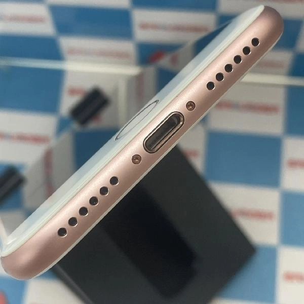 iPhone7 docomo版SIMフリー 32GB NNCJ2J/A A1779 美品 ローズゴールド