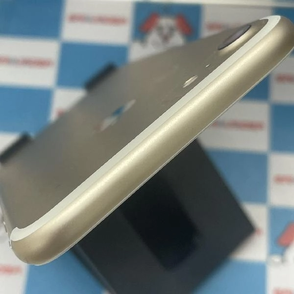 iPhone7 au版SIMフリー 32GB MNCG2J/A A1779 ゴールド