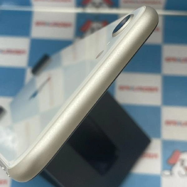 iPhoneSE 第3世代 au版SIMフリー 128GB MMYG3J/A A2782