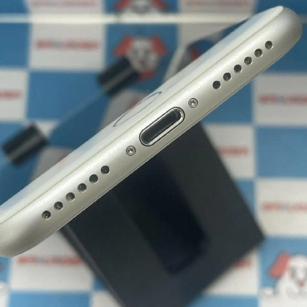 iPhone8 au版SIMフリー 64GB MQ792J/A A1906 美品 シルバー