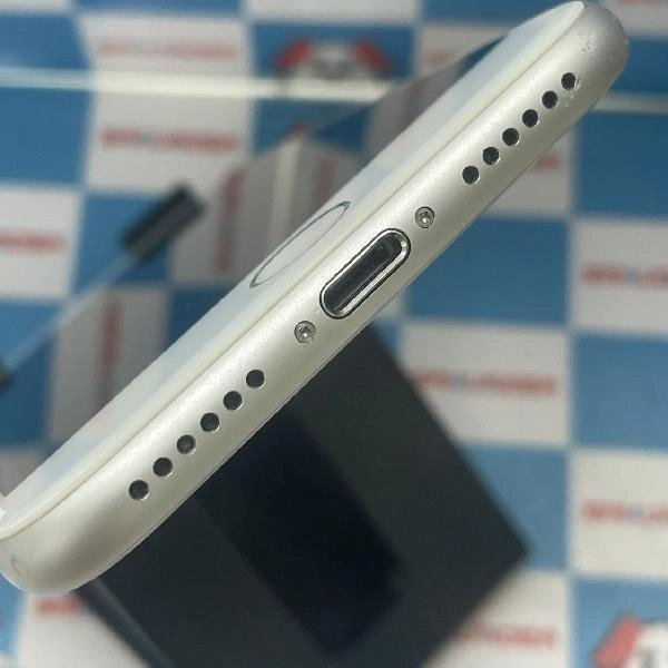 iPhone8 au版SIMフリー 64GB MQ792J/A A1906 シルバー