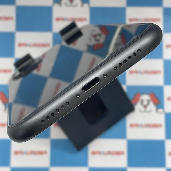 iPhone11 docomo版SIMフリー 64GB MWLT2J/A A2221 極美品 ブラック