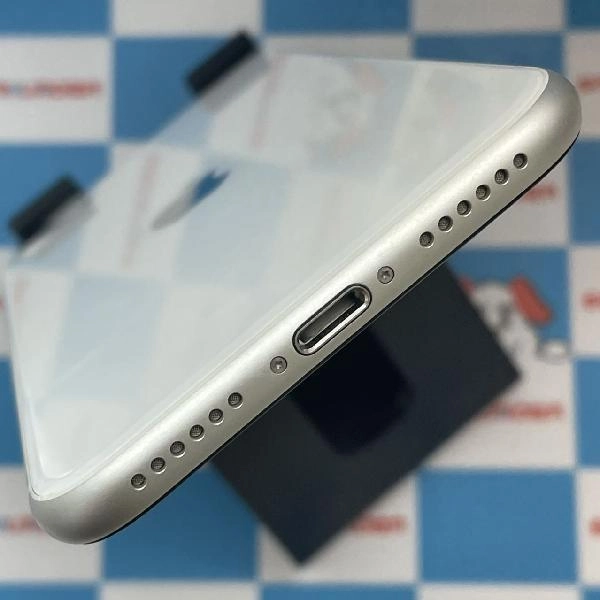 iPhoneSE 第2世代 au版SIMフリー 64GB MHGQ3J/A A2296 新品同様 ホワイト