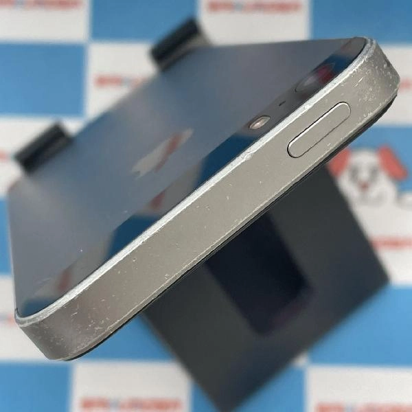 iPhoneSE SoftBank版SIMフリー 32GB MP822J/A A1723