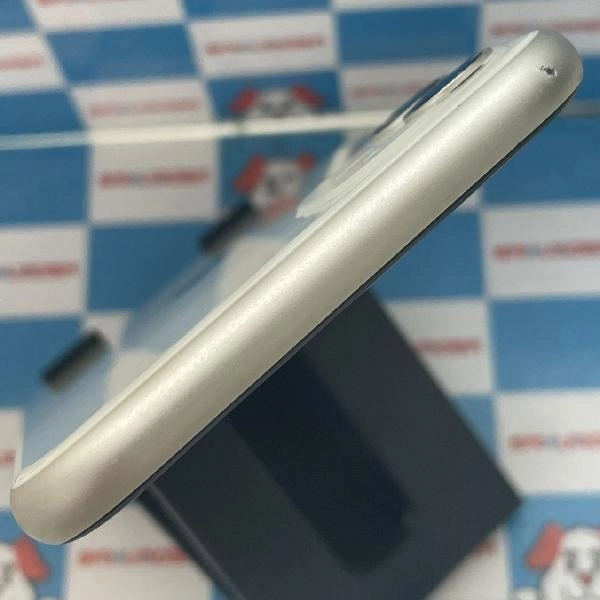 iPhone11 docomo版SIMフリー 64GB MWLU2J/A A2221 ジャンク品 ホワイト