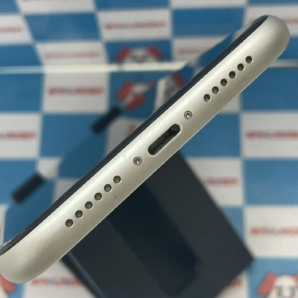 iPhone11 docomo版SIMフリー 64GB MWLU2J/A A2221 ジャンク品 ホワイト