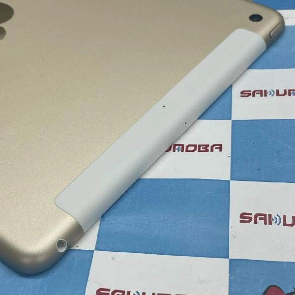 iPad 第5世代 docomo版SIMフリー 32GB MPG42J/A A1823 極美品