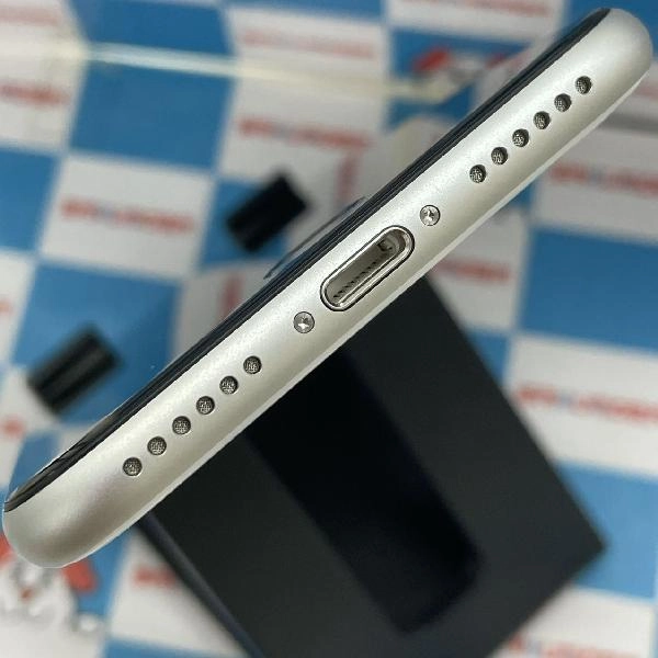 iPhoneSE 第2世代 SoftBank版SIMフリー 64GB MHGQ3J/A A2296 開封未使用 ホワイト