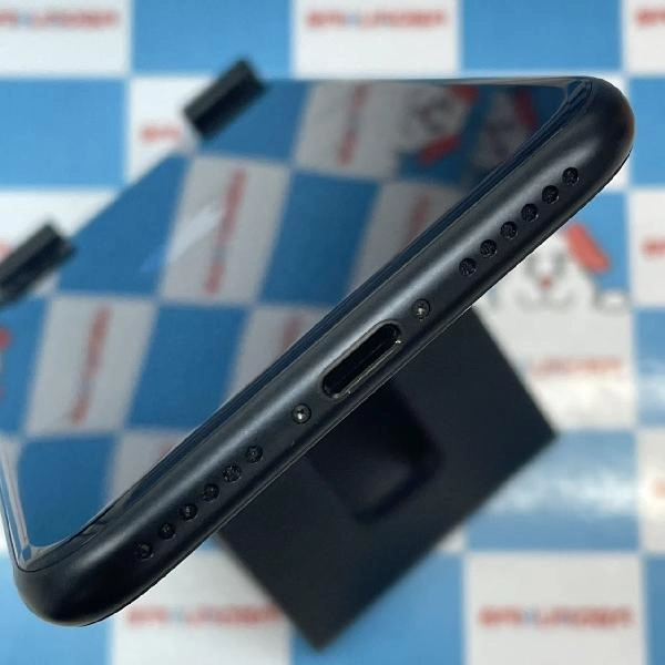 iPhoneSE 第3世代 au版SIMフリー 64GB MMYC3J/A A2782 新品同様