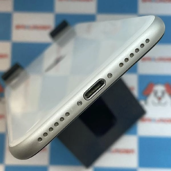 iPhoneSE 第2世代 Apple版SIMフリー 128GB MXD12J/A A2296 極美品 ホワイト