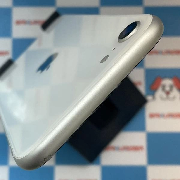 iPhoneSE 第2世代 docomo版SIMフリー 64GB MHGQ3J/A A2296 極美品 ホワイト