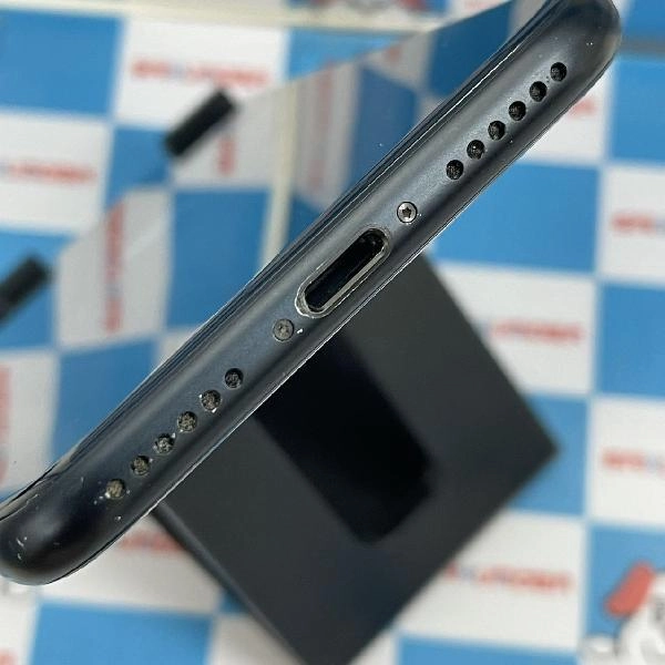 iPhoneSE 第3世代 docomo版SIMフリー 64GB MMYC3J/A A2782