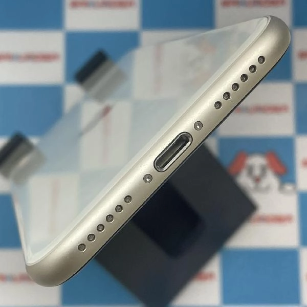 iPhoneSE 第3世代 au版SIMフリー 128GB NMYG3J/A A2782 新品同様