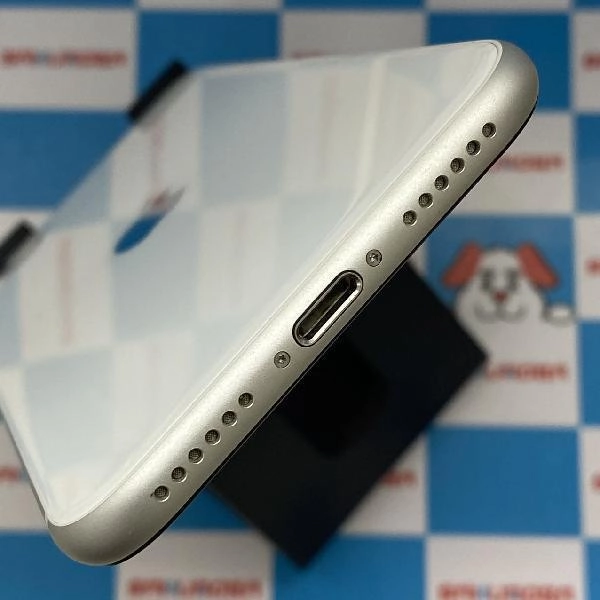 iPhoneSE 第2世代 au版SIMフリー 128GB MXD12J/A A2296 極美品 ホワイト