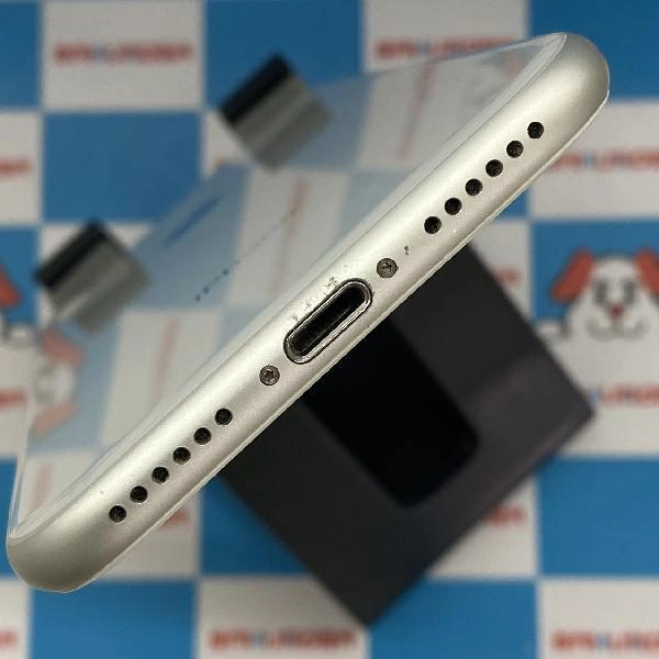 iPhone8 docomo版SIMフリー 64GB MQ792J/A A1906 極美品 シルバー