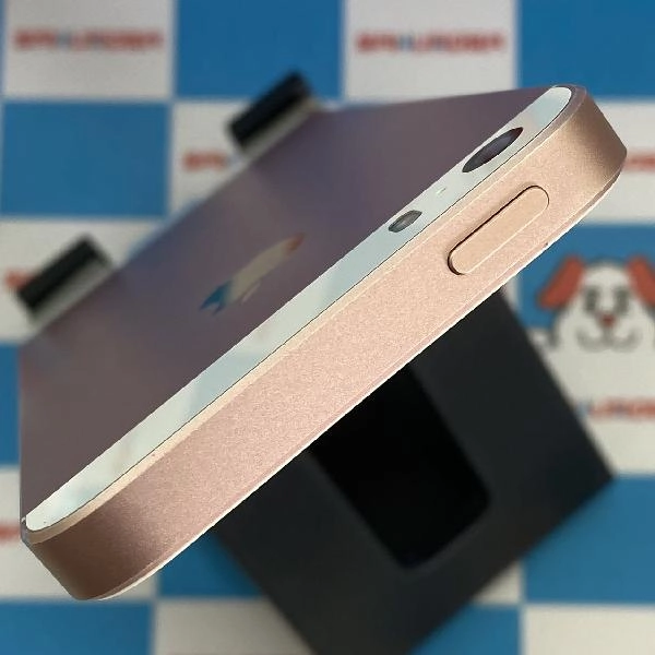 iPhoneSE au版SIMフリー 64GB MLXQ2J/A A1723 極美品