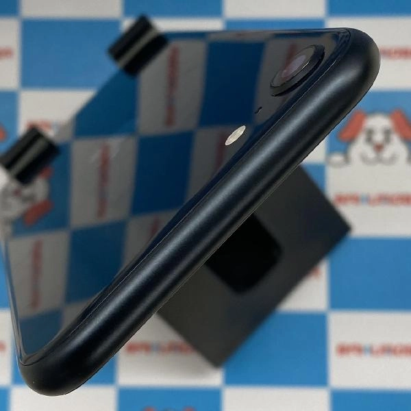 iPhoneSE 第3世代 au版SIMフリー 64GB MMYC3J/A A2782 新品同様